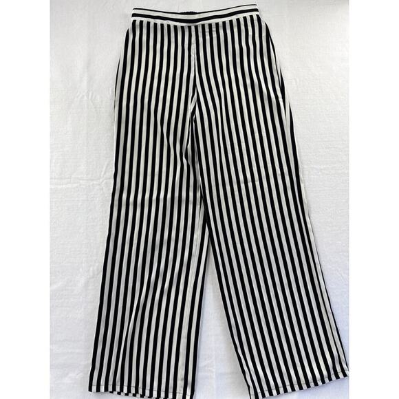 Women’s Forever 21 Black & White Striped Pants Sz S - Picture 1 of 4
